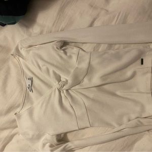 holliester white long sleeve shirt